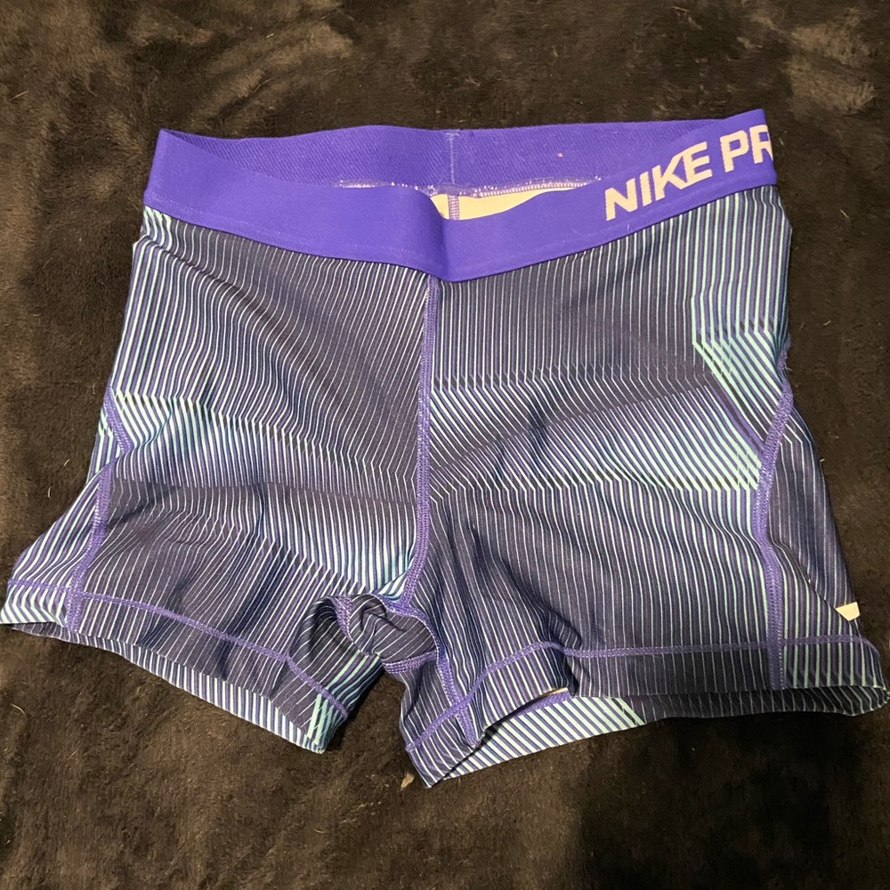 Nike pro